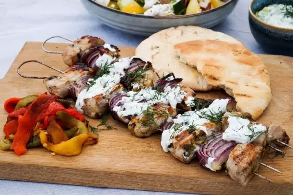 Baambrugs big souvlaki met gegrilde paprika’s en tzatziki