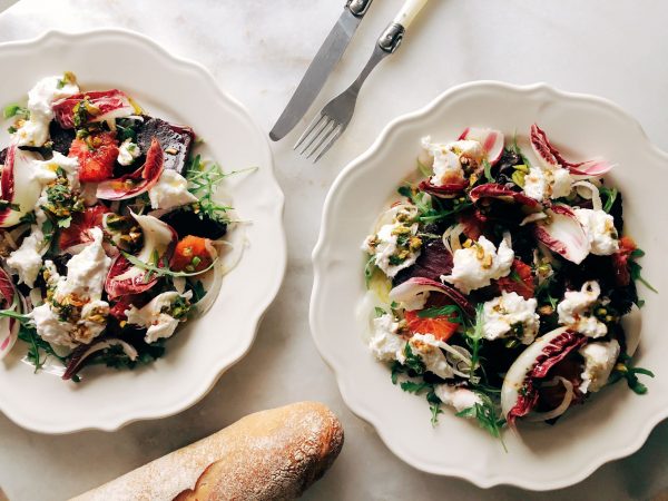 Salade van barbabietole arrosto, burrata en bloedsinaasappel