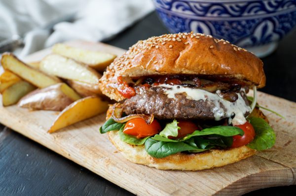 Lindenhoff burger met Roseval aardappeltjes en salade