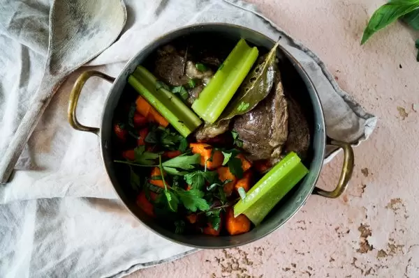 Gebraden varkenswang met zoete aardappel