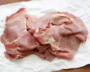 Gesneden Gasconne kalfspastrami
